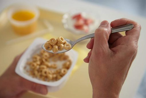 Cheerios Toasted Whole Grain Gluten-Free Cereal, 1.0 oz Single Serve Bowls (Pack of 12) with 2 By The Cup Mood Spoons - Image 5